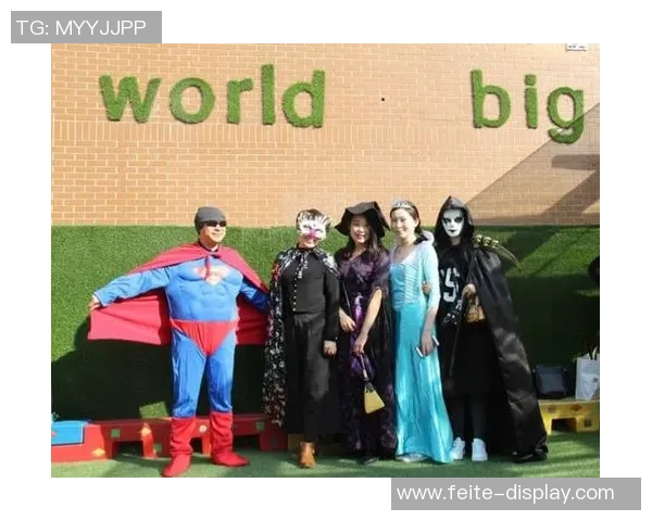 足球巨星的孩子们穿越万圣节魔法世界 展现创意与家庭欢乐时刻